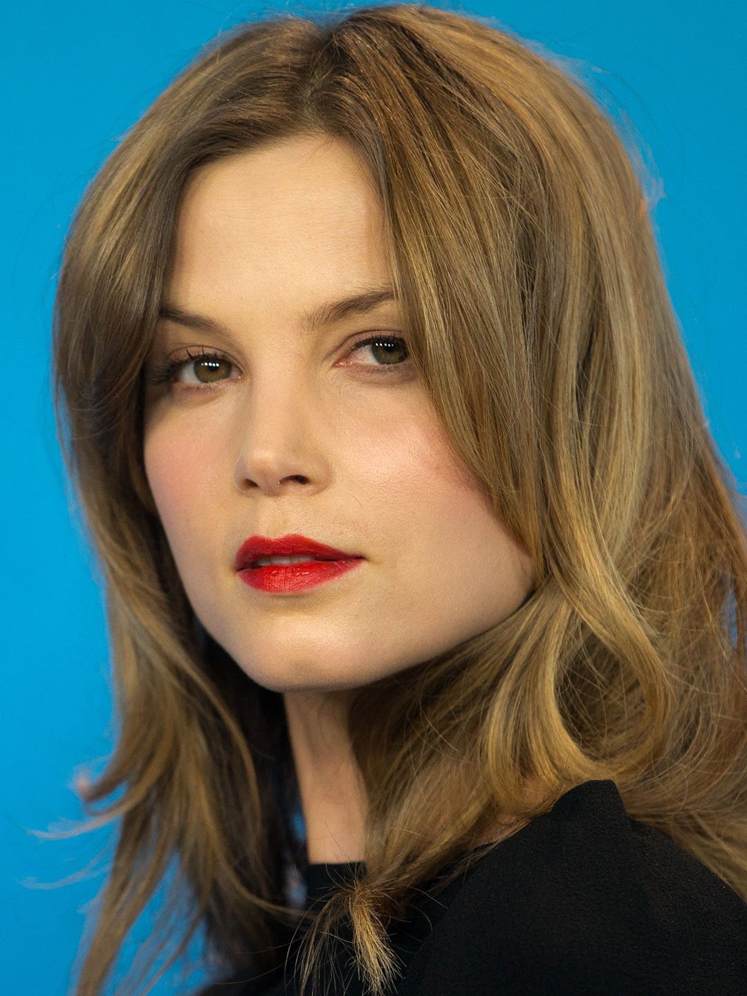 Sylvia Hoeks
